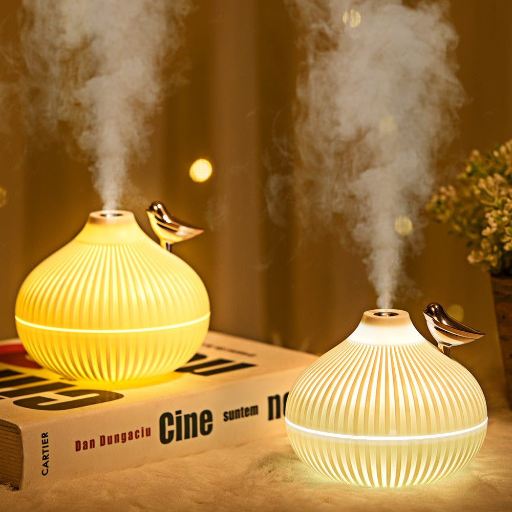 Onion-Shaped USB Humidifier With Silent Two-Speed Spray