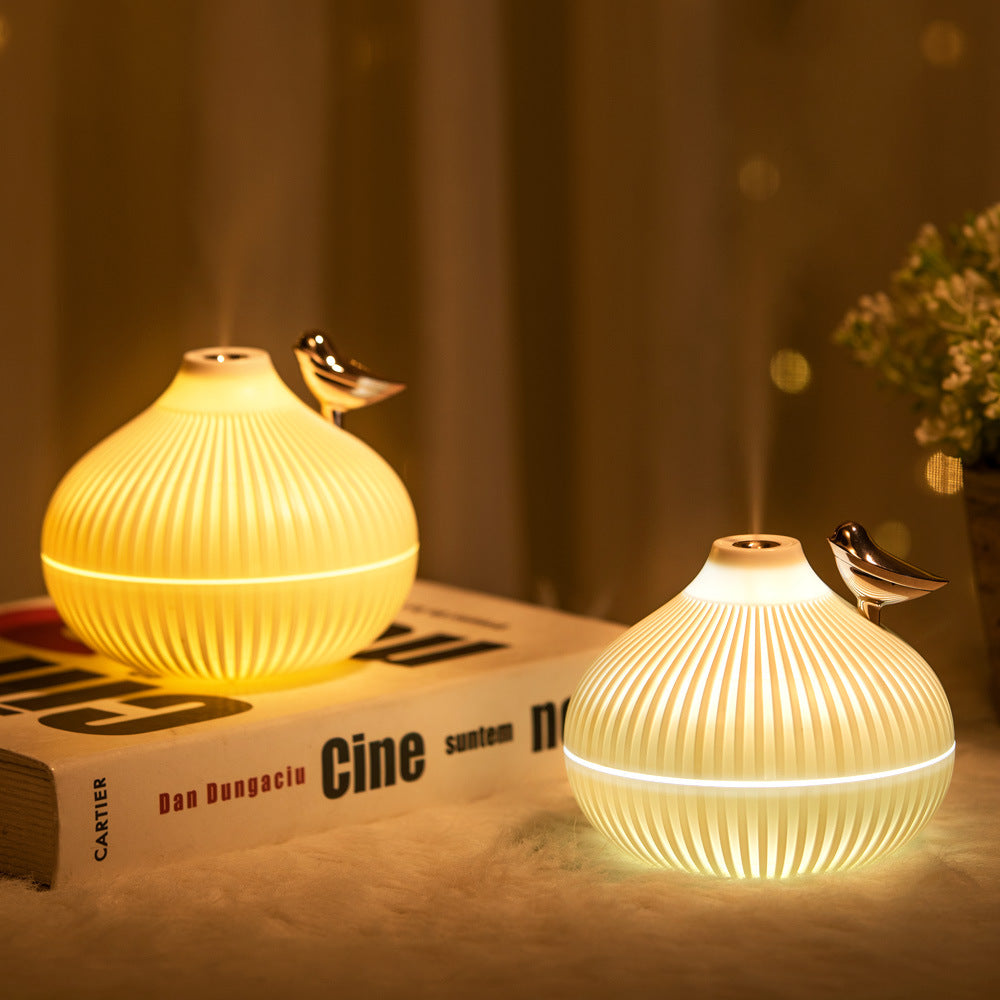 Onion-Shaped USB Humidifier With Silent Two-Speed Spray